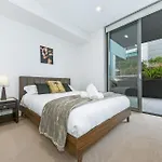 Central Cozy 1Br Suite W Parking Near Train Mall